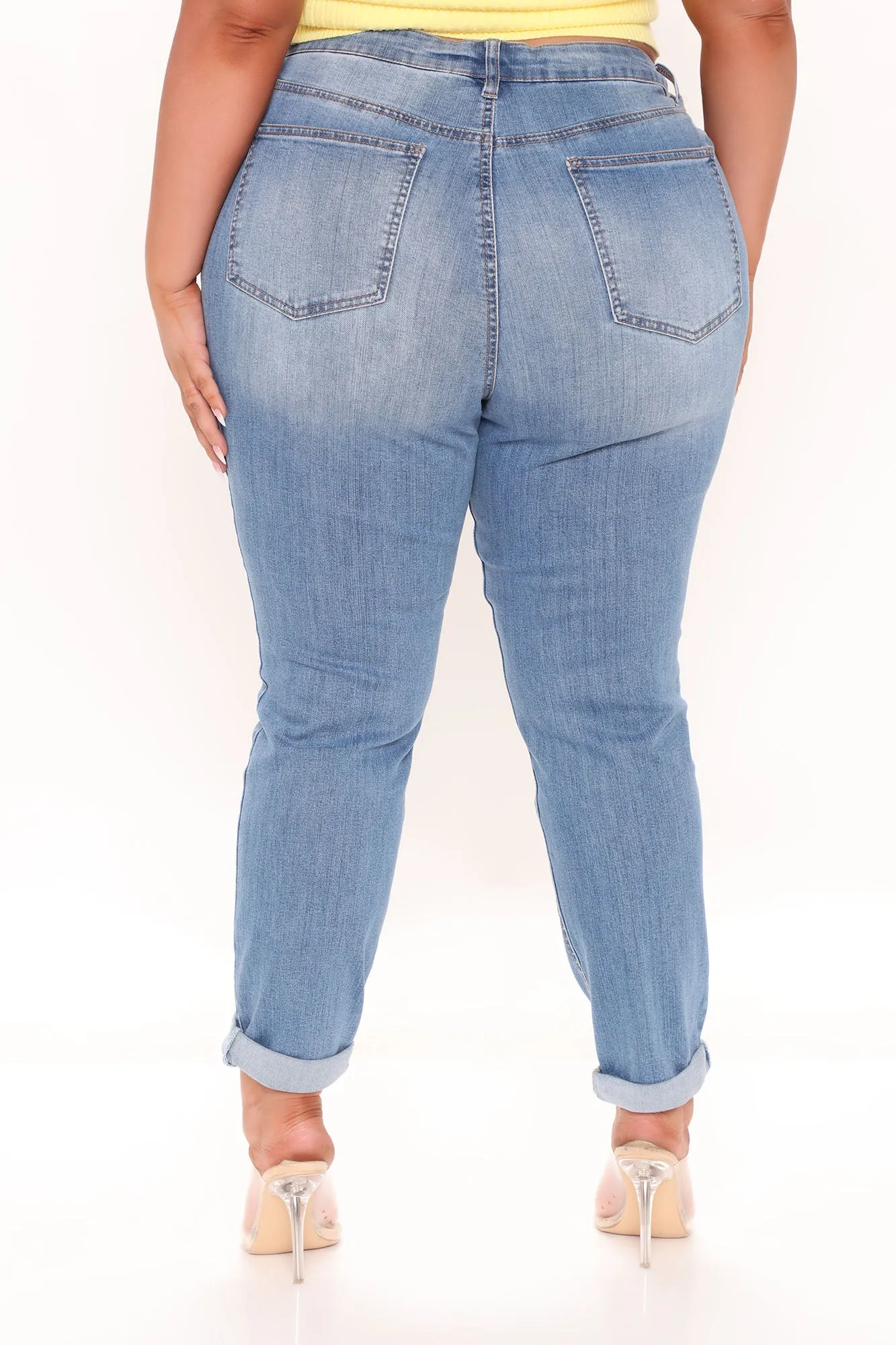 Back At You Ankle Jeans - Light Blue Wash