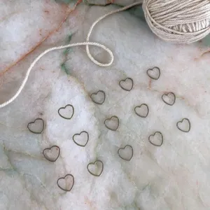 Marqueurs de mailles en forme de coeur par Thread & Maple